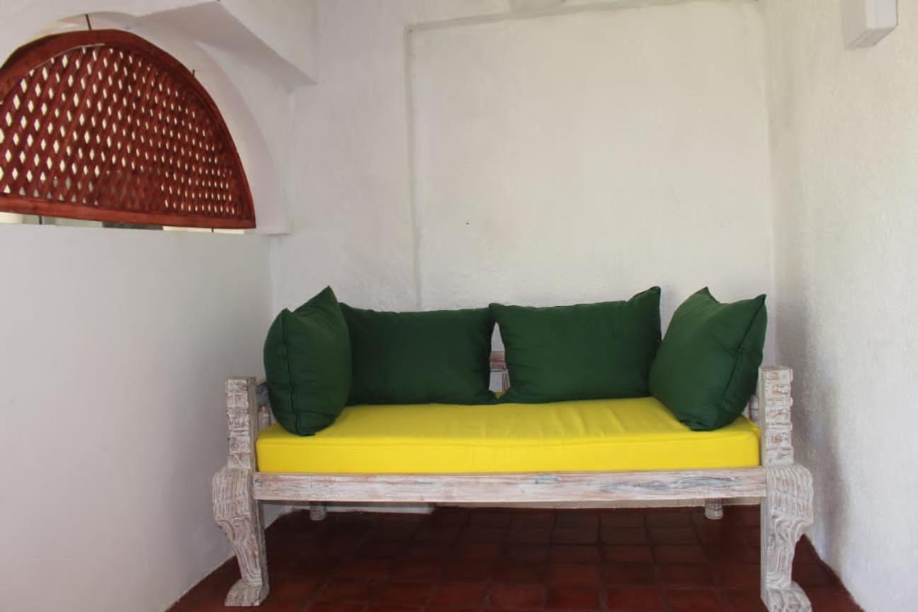 Kaleb'S Beachfront Serviced Studio Apartments Malindi Exteriér fotografie