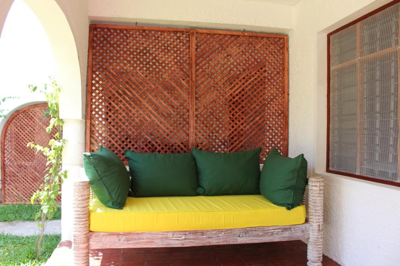 Kaleb'S Beachfront Serviced Studio Apartments Malindi Exteriér fotografie