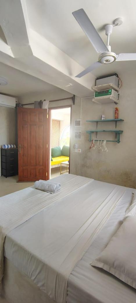 Kaleb'S Beachfront Serviced Studio Apartments Malindi Exteriér fotografie